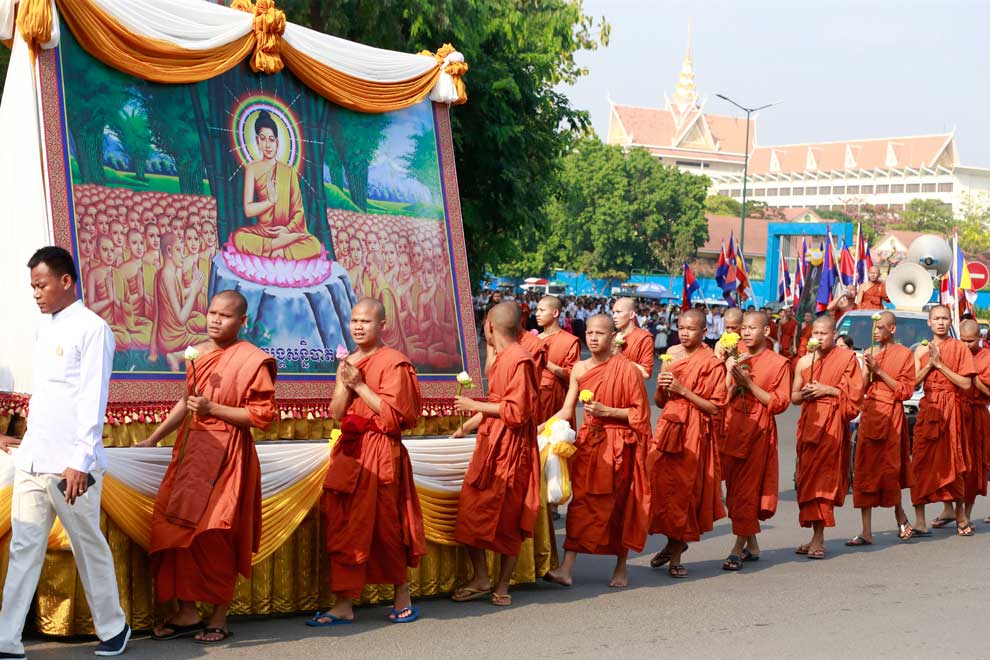 Meak Bochea Day Procession Along Sothearos Blvd In Phnom Penh For The 2018 Celebrations. Heng Chivoan